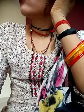 Snapshot of Mahek_love143 chatting on May 27, 6:10 am Mahek love143 online show from May 27, 6:10 am