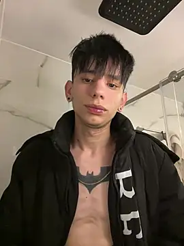 Skinny batman online show from March 2, 11:00 pm