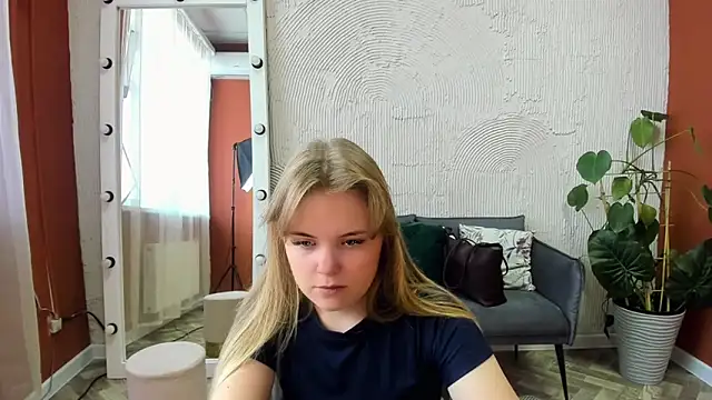 Snapshot of Melissa_199 chatting on October 8, 9:18 am Melissa 199 online show from October 8, 9:18 am