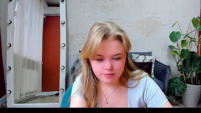 Snapshot of Melissa_199 chatting on October 23, 12:26 pm Melissa 199 online show from October 23, 12:26 pm