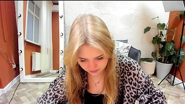 Snapshot of Melissa_199 chatting on November 19, 4:23 am Melissa 199 online show from November 19, 4:23 am