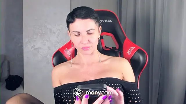 Angel iam online show from April 18, 7:58 pm