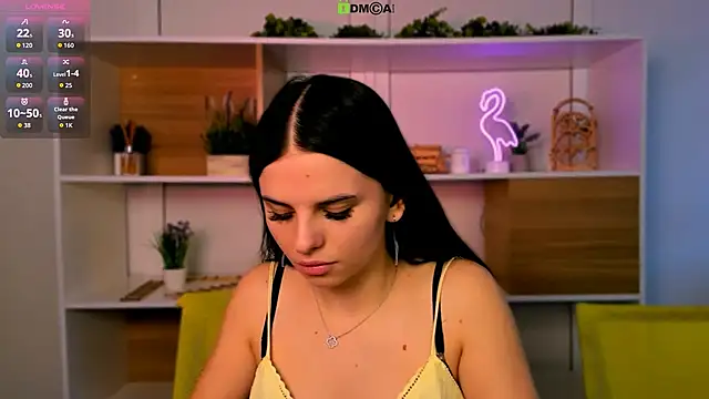 nicole muah online show from December 5, 8:12 am