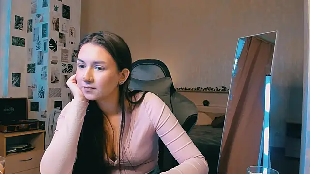 raviolly046 online show from October 14, 12:28 pm