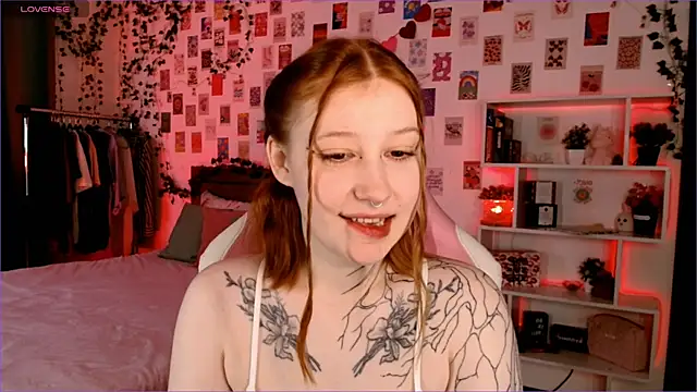 Ayla Hicks online show from October 1, 3:12 am