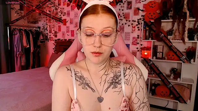 Ayla Hicks online show from November 2, 4:26 am