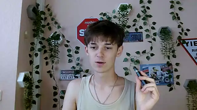 Snapshot of Hoot_Dude_ chatting on October 5, 1:20 pm Hoot Dude  online show from October 5, 1:20 pm