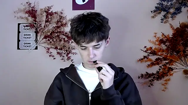 Hoot Dude  online show from November 4, 12:04 pm