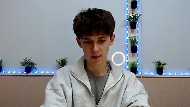 Hoot Dude  online show from November 17, 2:34 pm