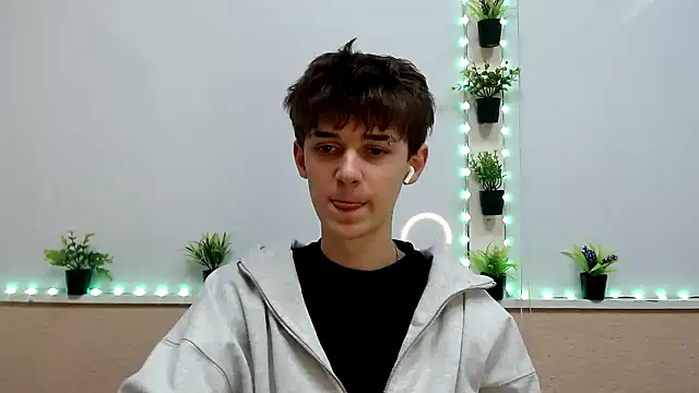 Hoot Dude  online show from November 21, 12:26 pm