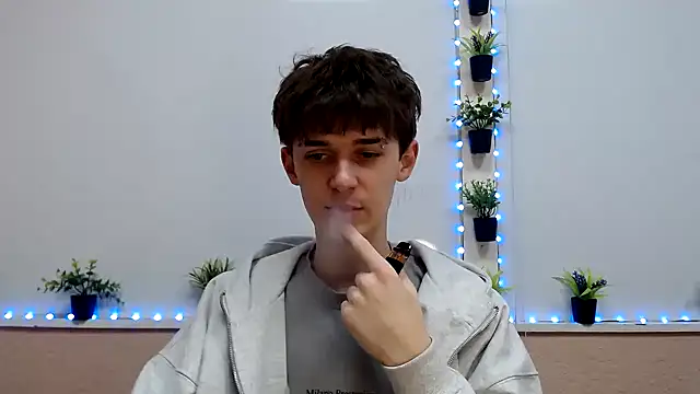 Hoot Dude  online show from November 24, 1:11 pm