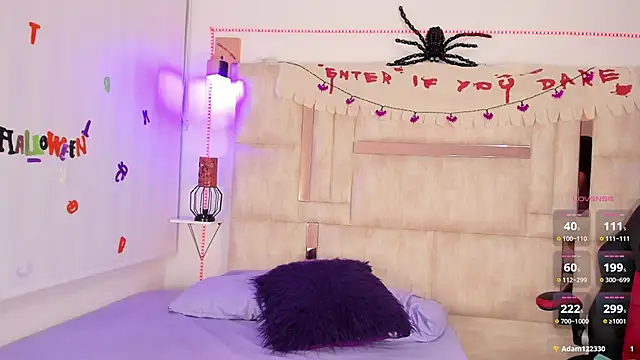 Snapshot of emily__walker chatting on October 22, 1:22 pm emily walker online show from October 22, 1:22 pm