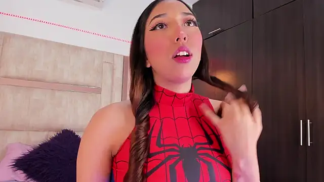 Snapshot of emily__walker chatting on November 26, 1:12 pm emily walker online show from November 26, 1:12 pm