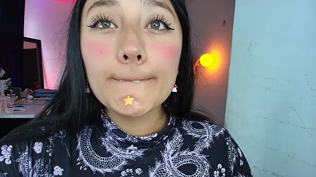 Hinata 21  online show from April 17, 9:07 pm