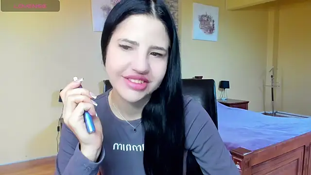 Snapshot of Malibu_J chatting on November 13, 8:35 am Malibu J online show from November 13, 8:35 am