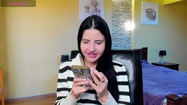 Snapshot of Malibu_J chatting on November 19, 9:42 am Malibu J online show from November 19, 9:42 am