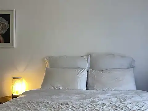 Snapshot of Sweet-TessaXX chatting on November 13, 6:34 am Sweet-TessaXX online show from November 13, 6:34 am