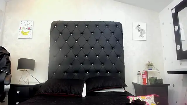 alana johnson 0 online show from April 22, 12:39 pm