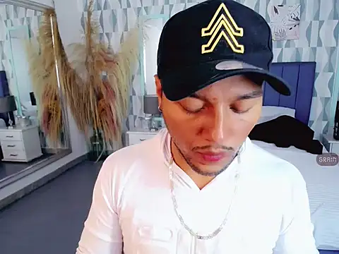 Max Rivers online show from October 18, 7:14 pm