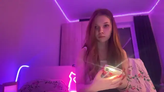 Snapshot of CandysRose chatting on November 7, 6:52 pm CandysRose online show from November 7, 6:52 pm