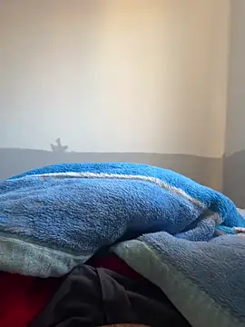 Snapshot of herinhos38 chatting on September 24, 9:23 am herinhos38 online show from September 24, 9:23 am