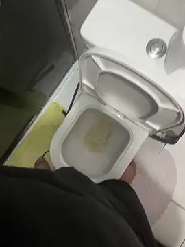 Snapshot of herinhos38 chatting on February 8, 10:24 pm herinhos38 online show from February 8, 10:24 pm