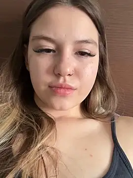 Sofi Yang  online show from October 25, 10:23 am