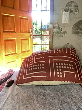 Bellabootie online show from April 20, 6:16 am