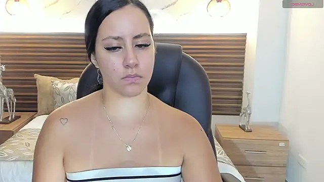 Natasha Kiim  online show from April 22, 4:59 am