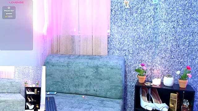 Snapshot of Sally_Ricci chatting on October 3, 11:40 am Sally Ricci online show from October 3, 11:40 am