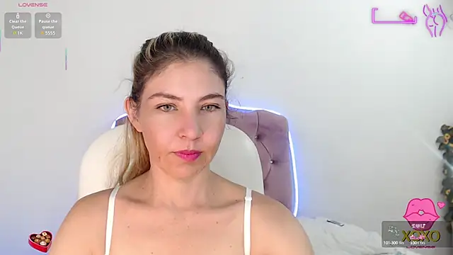 Snapshot of vanessa_21__ chatting on October 6, 8:39 pm vanessa 21   online show from October 6, 8:39 pm