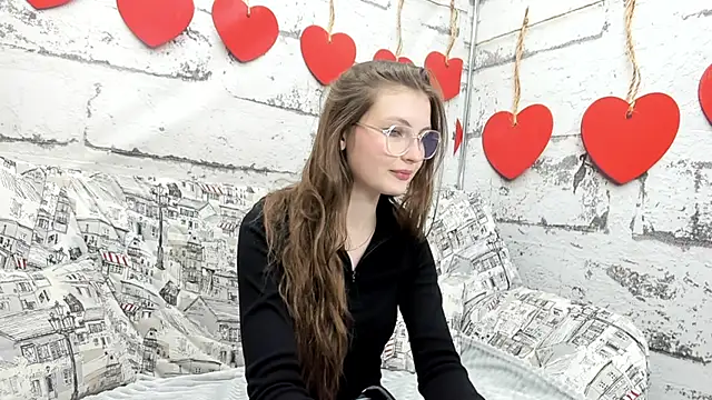 Snapshot of Shyly_Lisa chatting on September 28, 1:11 am Shyly Lisa online show from September 28, 1:11 am