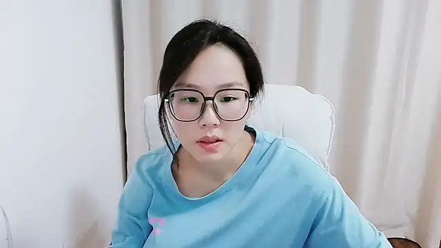 Snapshot of guai00 chatting on May 13, 1:41 pm guai00 online show from May 13, 1:41 pm