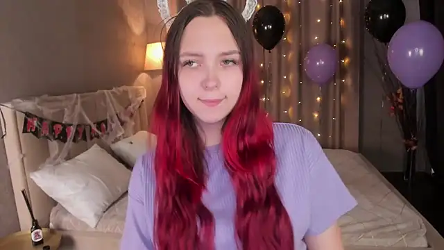 Snapshot of Monica__Queen chatting on October 27, 5:22 am Monica Queen online show from October 27, 5:22 am