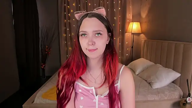 Snapshot of Monica__Queen chatting on November 24, 5:29 am Monica Queen online show from November 24, 5:29 am