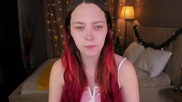 Snapshot of Monica__Queen chatting on December 1, 5:23 am Monica Queen online show from December 1, 5:23 am