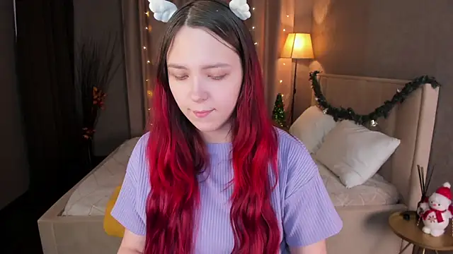 Snapshot of Monica__Queen chatting on December 5, 5:27 am Monica Queen online show from December 5, 5:27 am