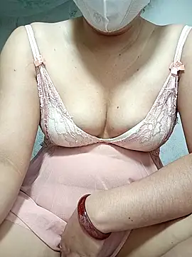 JinjinLy online show from October 24, 8:33 am