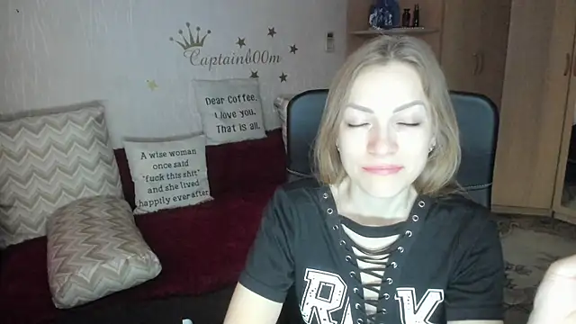 Snapshot of Tiffany_Bates chatting on October 8, 3:15 am Tiffany Bates online show from October 8, 3:15 am