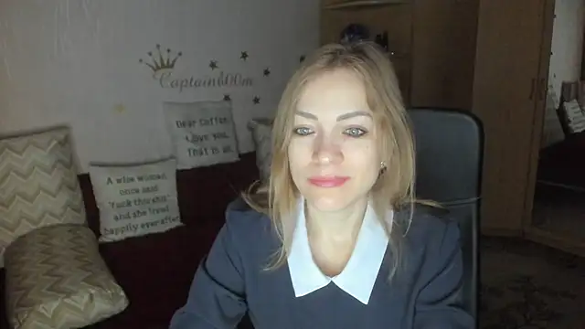 Snapshot of Tiffany_Bates chatting on October 12, 3:16 am Tiffany Bates online show from October 12, 3:16 am