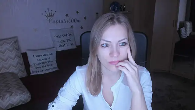 Snapshot of Tiffany_Bates chatting on October 24, 3:25 am Tiffany Bates online show from October 24, 3:25 am