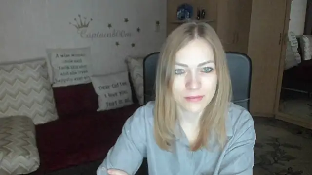 Snapshot of Tiffany_Bates chatting on November 12, 3:18 am Tiffany Bates online show from November 12, 3:18 am