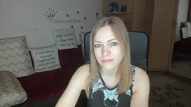 Snapshot of Tiffany_Bates chatting on November 18, 3:23 am Tiffany Bates online show from November 18, 3:23 am