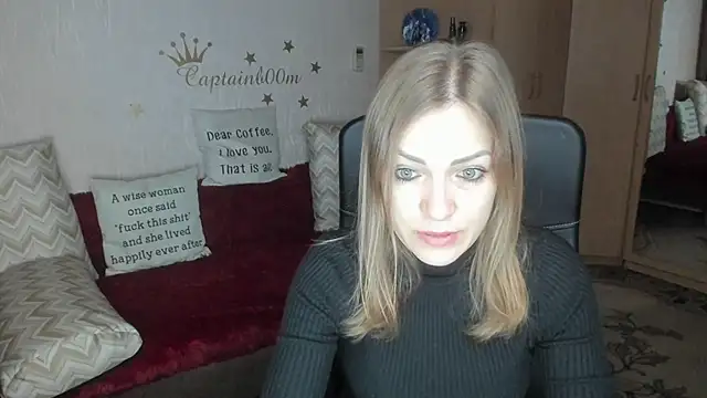 Snapshot of Tiffany_Bates chatting on November 25, 3:17 am Tiffany Bates online show from November 25, 3:17 am