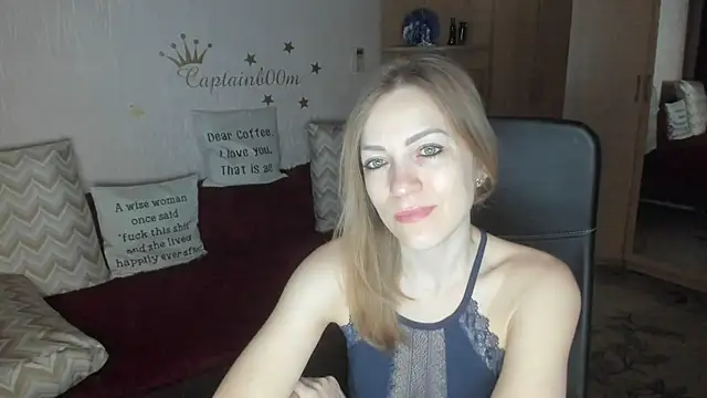 Snapshot of Tiffany_Bates chatting on December 2, 3:45 am Tiffany Bates online show from December 2, 3:45 am