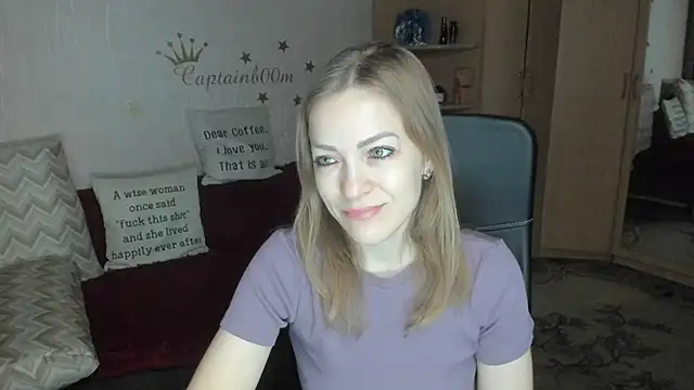 Snapshot of Tiffany_Bates chatting on December 3, 3:25 am Tiffany Bates online show from December 3, 3:25 am