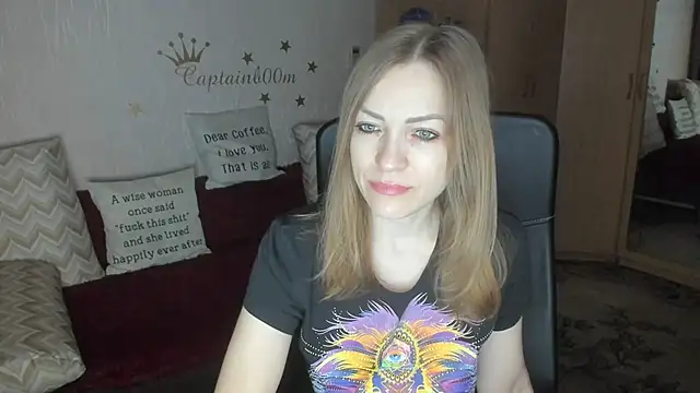 Snapshot of Tiffany_Bates chatting on December 4, 3:27 am Tiffany Bates online show from December 4, 3:27 am