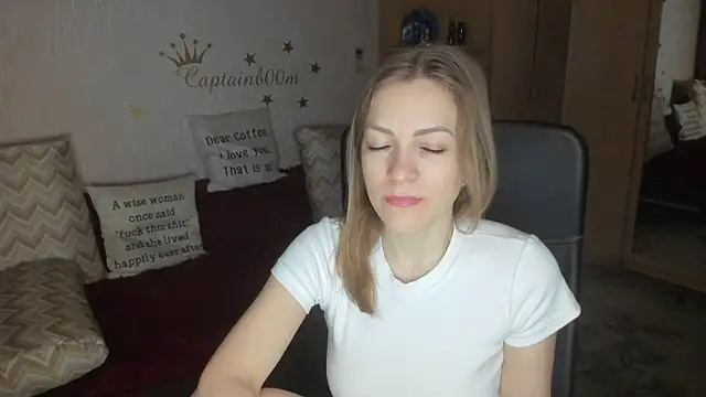 Snapshot of Tiffany_Bates chatting on December 5, 3:26 am Tiffany Bates online show from December 5, 3:26 am