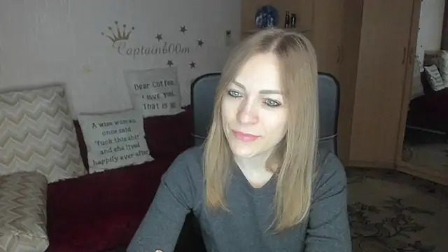 Snapshot of Tiffany_Bates chatting on December 14, 3:23 am Tiffany Bates online show from December 14, 3:23 am