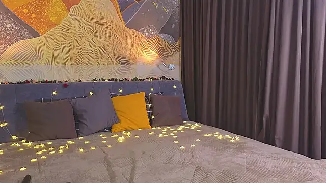 MilaYumi online show from March 28, 8:58 am